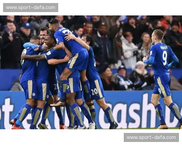 王权之争，红蓝对决：莱切斯特与曼联的恩怨情仇